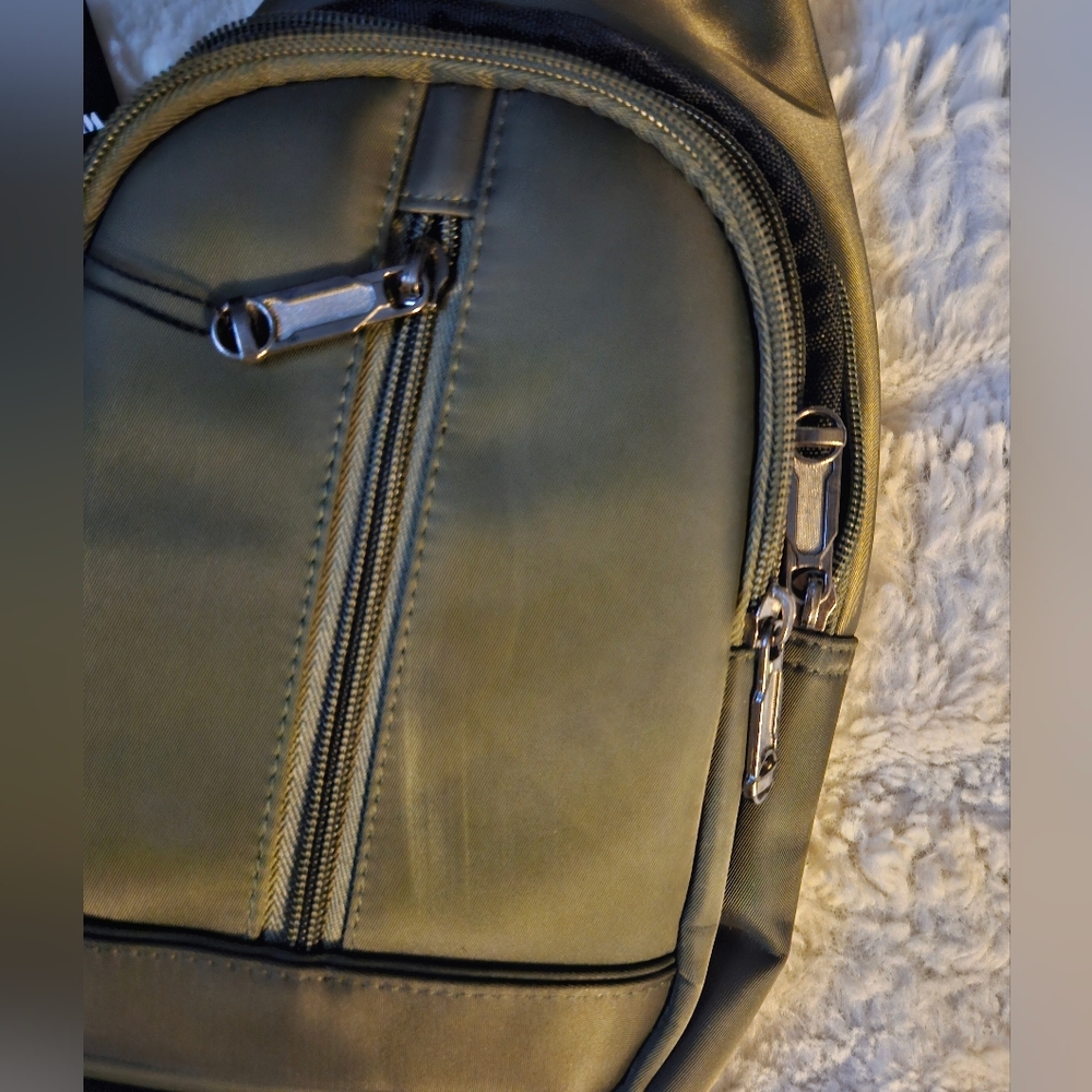 Westend Olive Green Crossbody Sling Bag - NWT Urban Sporty Daypack - Picture 4 of 8